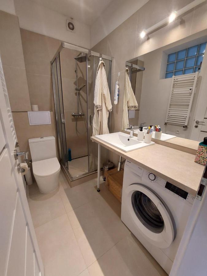 Utulny Apartman S Balkonom Apartment Bratislava Bagian luar foto