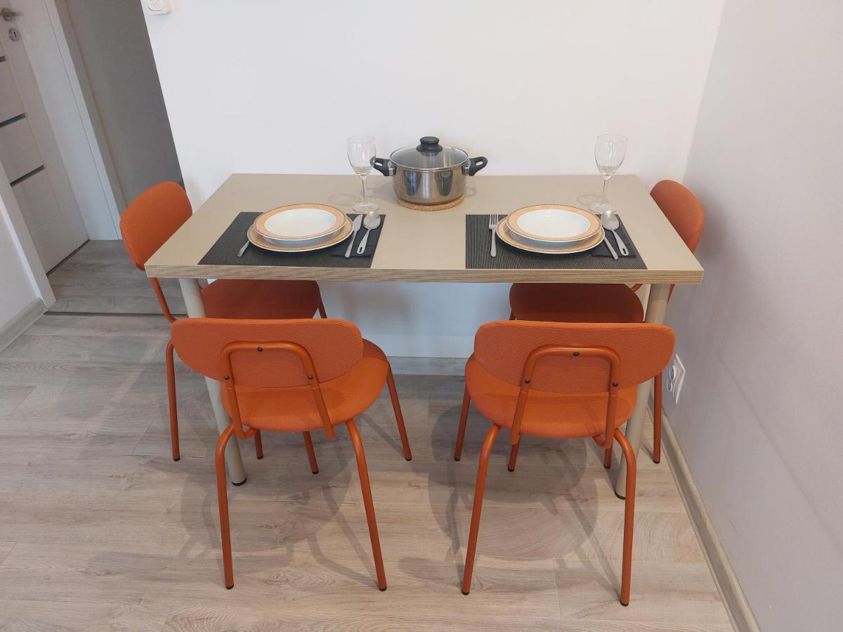 Utulny Apartman S Balkonom Apartment Bratislava Bagian luar foto